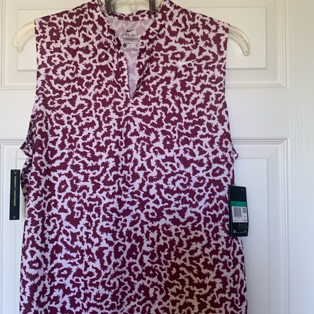 NEW Nike  Womens top